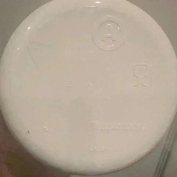 Vintage Disney Christmas Tupperware canisters - Picture 10 of 10